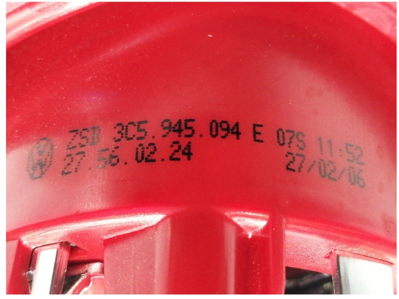 Recambio de piloto trasero derecho interior para volkswagen passat berlina (3c2) highline referencia OEM IAM 3C5945094E  