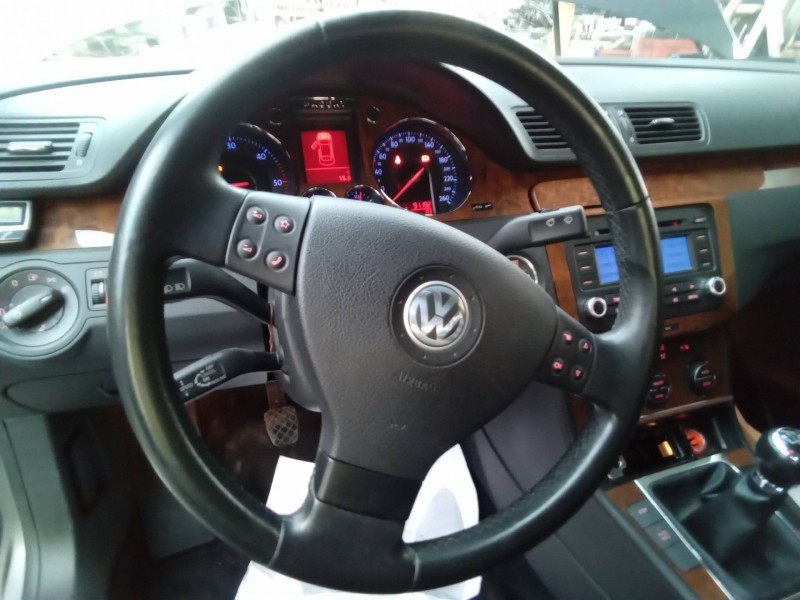 Recambio de volante para volkswagen passat berlina (3c2) highline referencia OEM IAM 3C0419091 3C0419091LE74 1K095953F / 1K09595