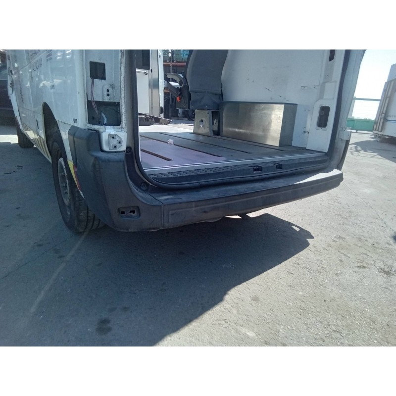 Recambio de paragolpes trasero para renault master kasten 2.3 dci diesel cat referencia OEM IAM   