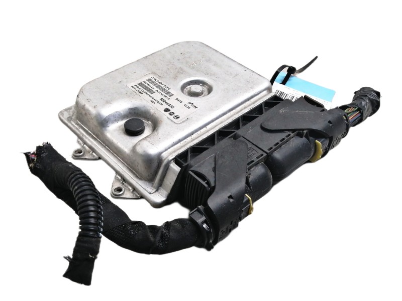 Recambio de centralita motor uce para fiat doblo active referencia OEM IAM 55246936  