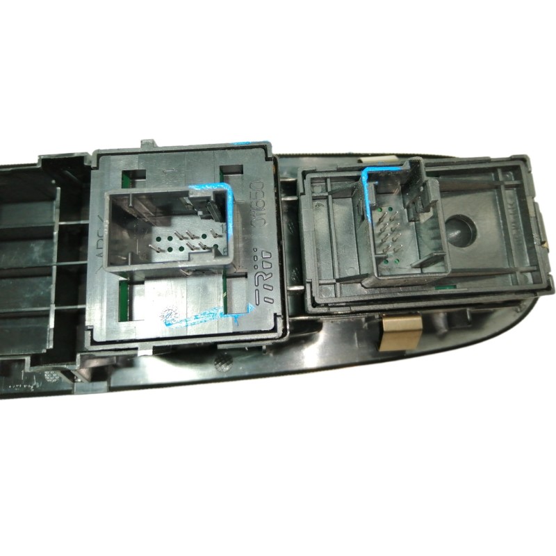 Recambio de mando elevalunas delantero izquierdo para fiat punto (199) easy referencia OEM IAM 735500050  