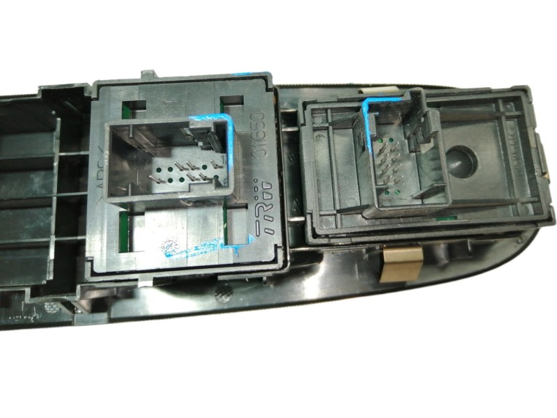 Recambio de mando elevalunas delantero izquierdo para fiat punto (199) easy referencia OEM IAM 735500050  