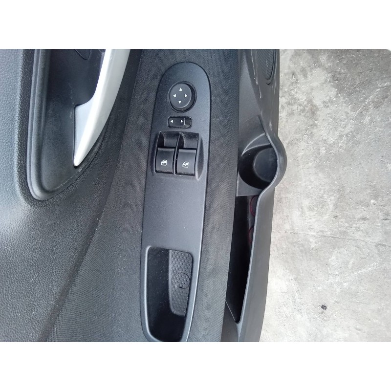 Recambio de mando elevalunas delantero izquierdo para fiat punto (199) easy referencia OEM IAM 735500050  