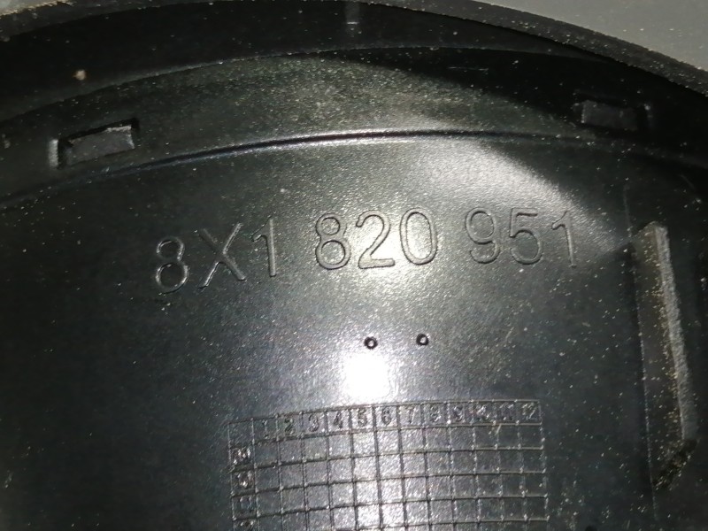 Recambio de rejilla aireadora para audi a1 sportback (8xa) attraction referencia OEM IAM 8X1820951  