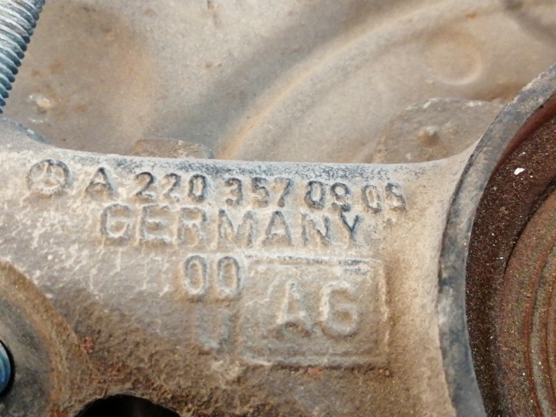 Recambio de mangueta trasera izquierda para mercedes-benz clase s (w220) berlina 320 cdi (220.026) referencia OEM IAM A220357090