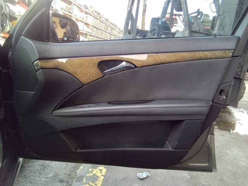 Recambio de guarnecido puerta delantera derecha para mercedes-benz clase e (w211) berlina e 220 cdi (211.008) referencia OEM IAM