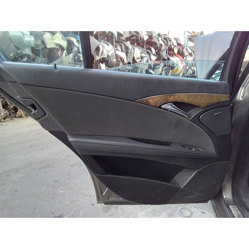 Recambio de guarnecido puerta trasera izquierda para mercedes-benz clase e (w211) berlina e 220 cdi (211.008) referencia OEM IAM