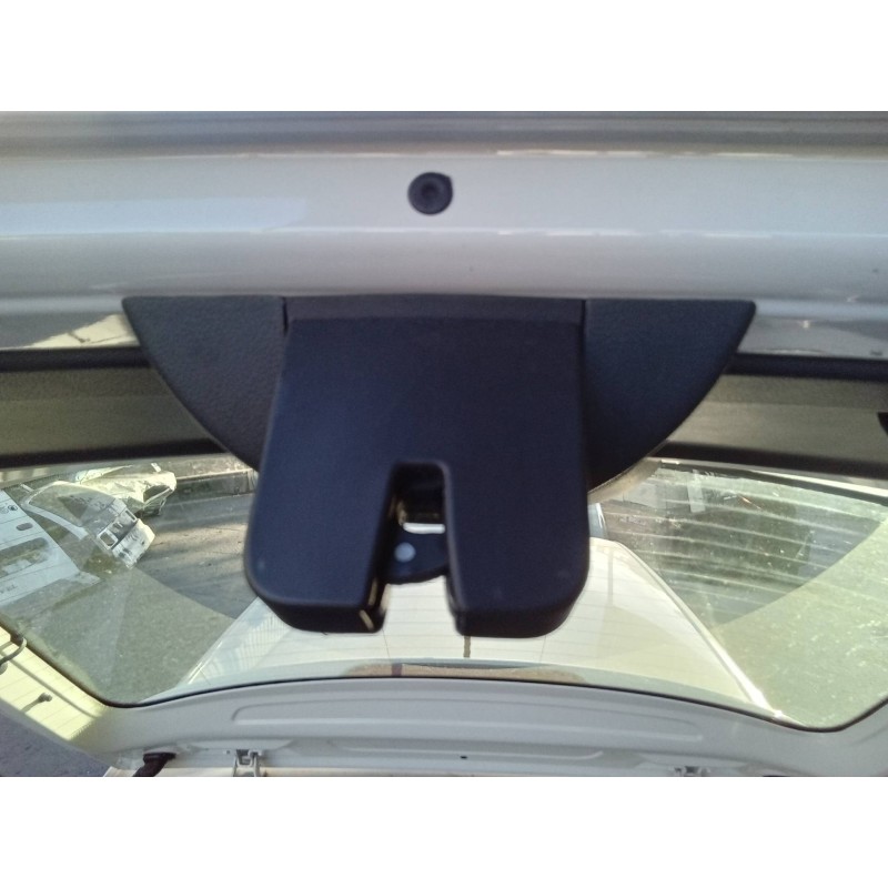 Recambio de cerradura maletero / porton para skoda fabia like referencia OEM IAM 8R0827505A 155722 