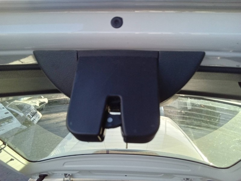 Recambio de cerradura maletero / porton para skoda fabia like referencia OEM IAM 8R0827505A 155722 