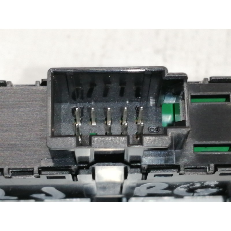 Recambio de warning para skoda fabia like referencia OEM IAM 6V0927132A 03498508102 5116001327777001