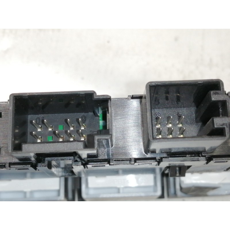 Recambio de warning para skoda fabia like referencia OEM IAM 6V0927132A 03498508102 5116001327777001