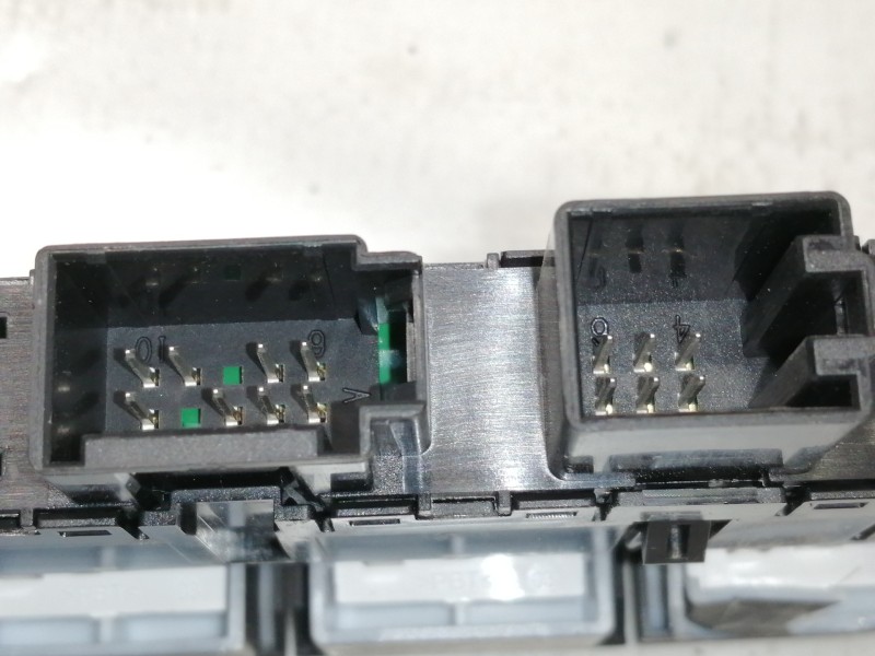 Recambio de warning para skoda fabia like referencia OEM IAM 6V0927132A 03498508102 5116001327777001