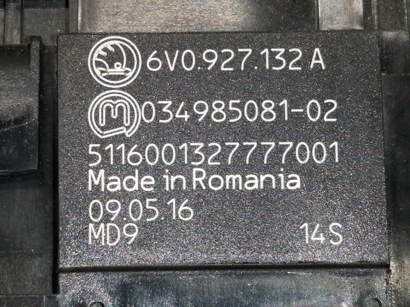 Recambio de warning para skoda fabia like referencia OEM IAM 6V0927132A 03498508102 5116001327777001