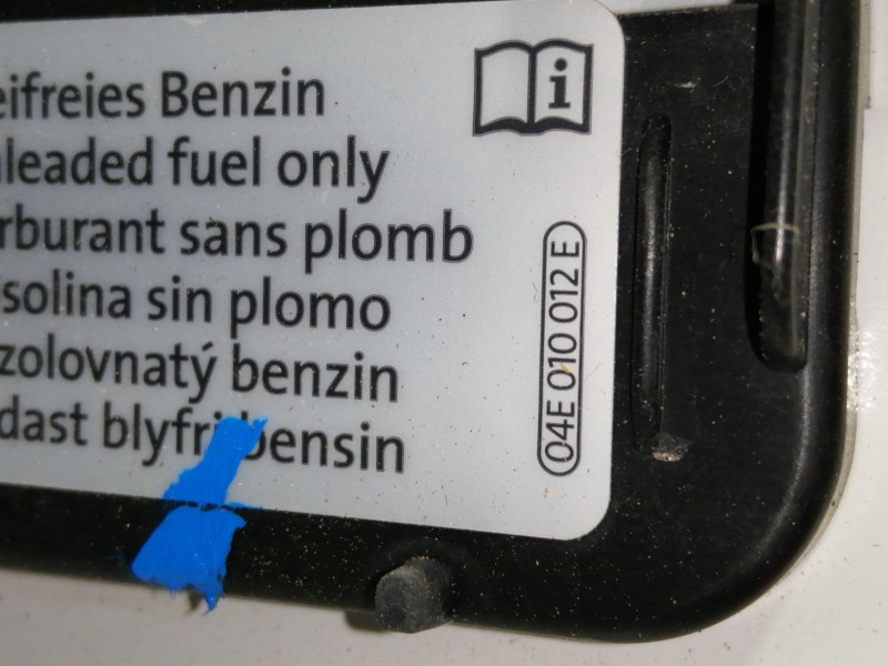 Recambio de tapa exterior combustible para skoda fabia like referencia OEM IAM 6V6809857 6V6809999 04E010012