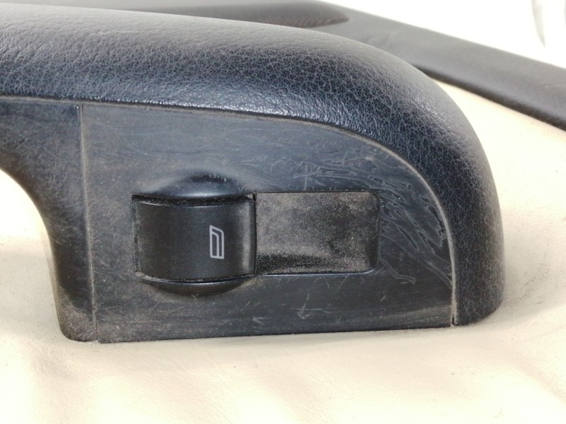 Recambio de guarnecido puerta trasera derecha para audi a6 berlina (4b2) 2.8 v6 30v referencia OEM IAM 4B0867306 9810523643 4B08