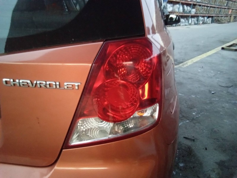 Recambio de piloto trasero derecho para chevrolet kalos 1.2 se referencia OEM IAM 300267R  