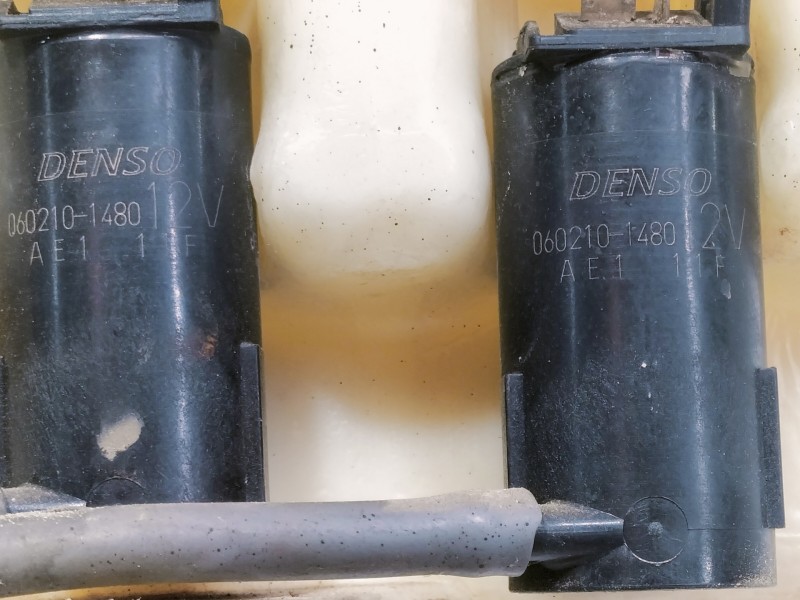 Recambio de deposito limpia para tata safari 42fd referencia OEM IAM 0602101480  