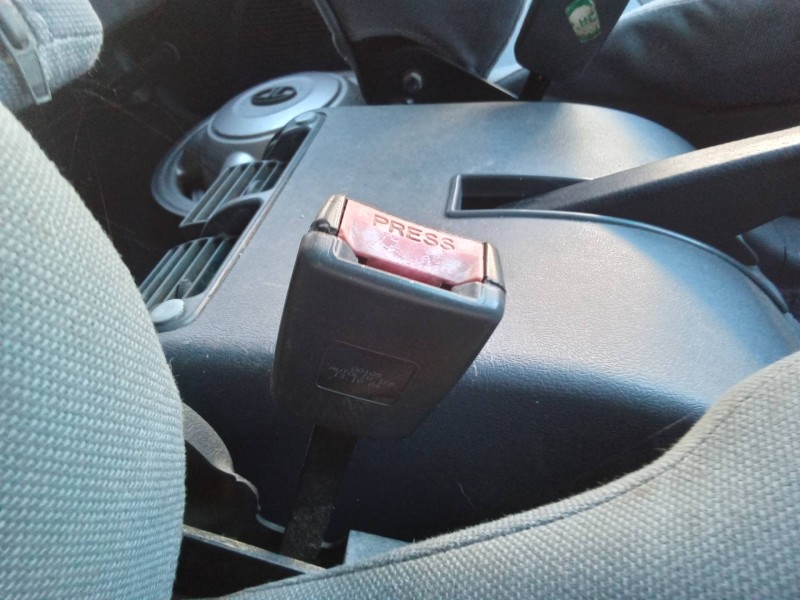 Recambio de enganche cinturon delantero izquierdo para tata safari 42fd referencia OEM IAM   