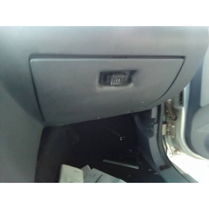 Recambio de guantera para tata safari 42fd referencia OEM IAM 269968906329  