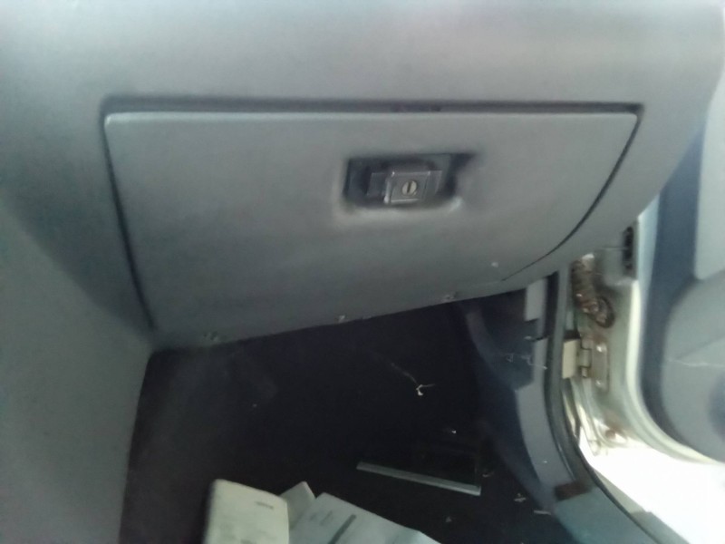 Recambio de guantera para tata safari 42fd referencia OEM IAM 269968906329  