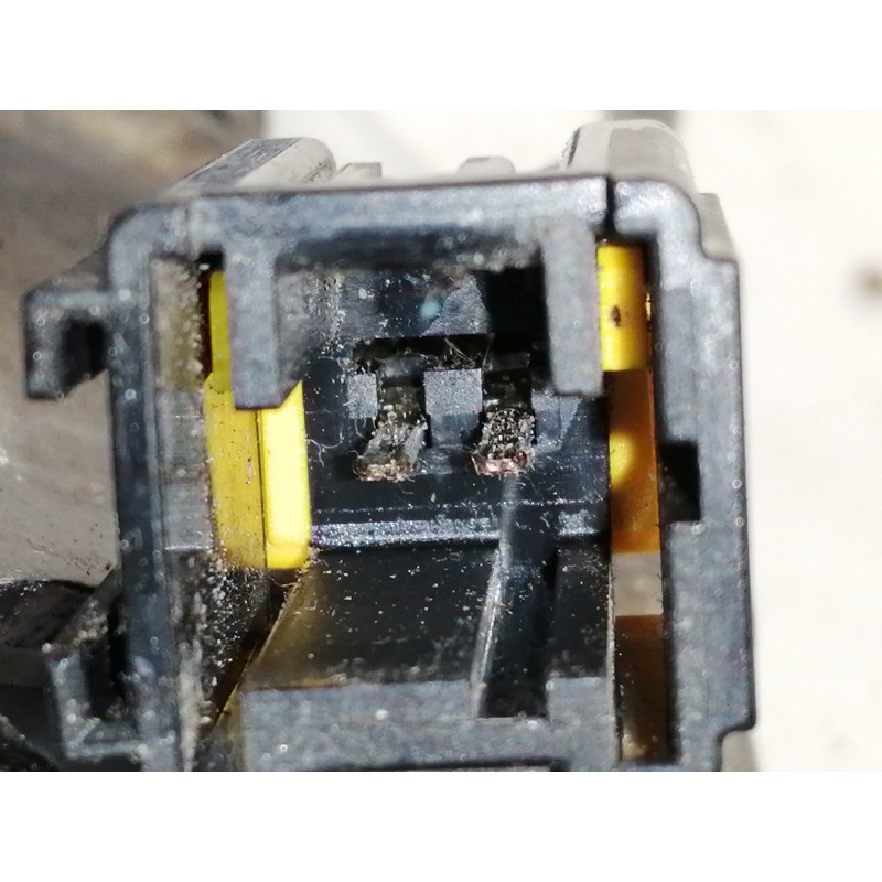 Recambio de enganche cinturon trasero izquierdo para citroën c4 lim. seduction referencia OEM IAM 96748537XT 306903500021AE 