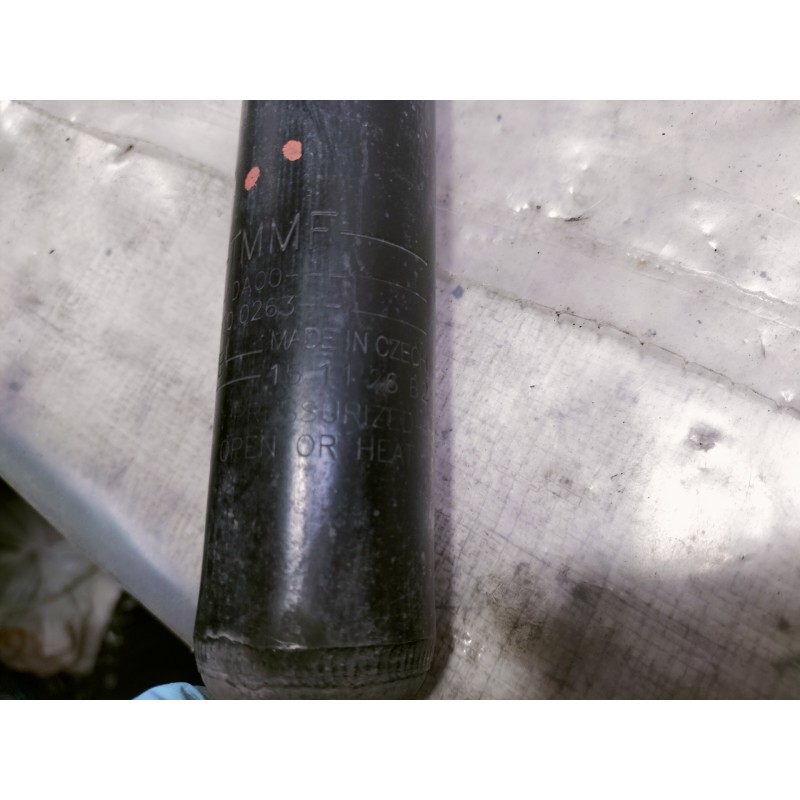 Recambio de amortiguador trasero derecho para toyota yaris active referencia OEM IAM 485300DA00 03091000263 151126B2 