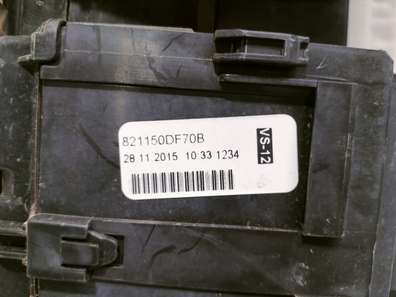 Recambio de caja reles / fusibles para toyota yaris active referencia OEM IAM 821150DF70B  