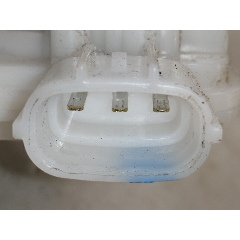 Recambio de cerradura maletero / porton para toyota yaris active referencia OEM IAM   