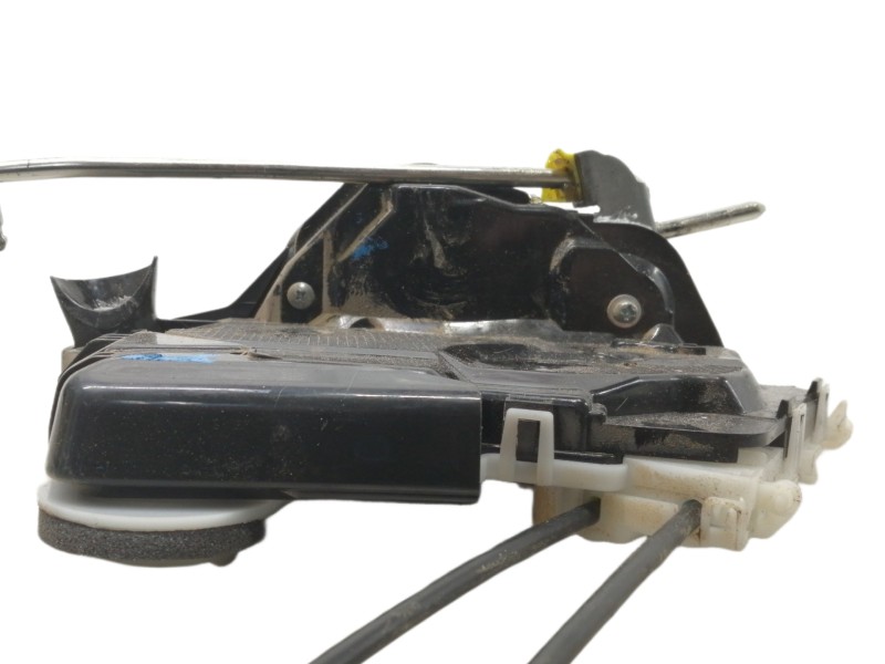 Recambio de cerradura puerta delantera izquierda para toyota yaris active referencia OEM IAM 14311140F3 14311140 151011