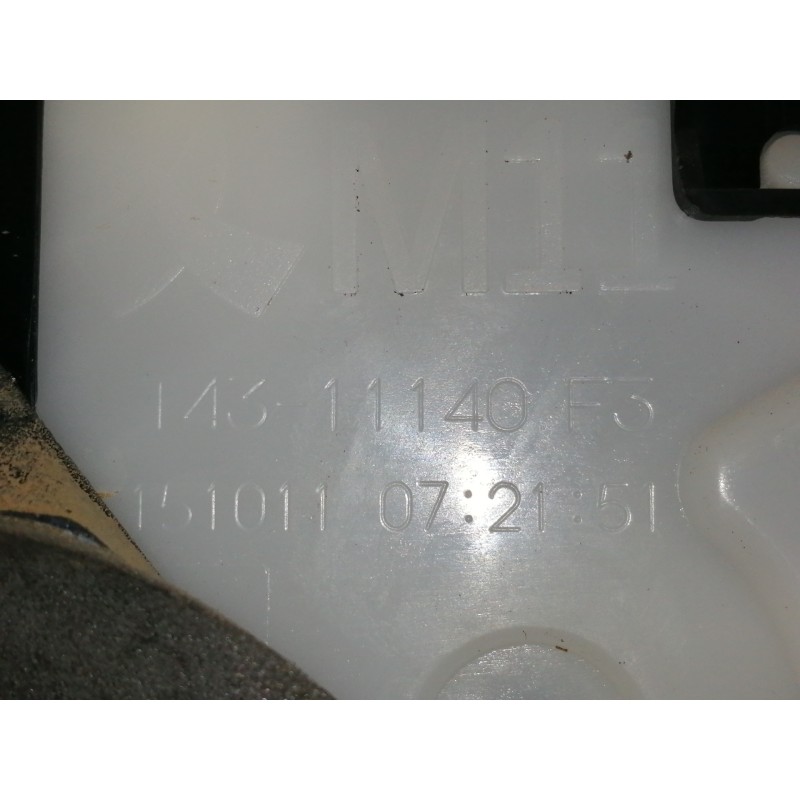 Recambio de cerradura puerta delantera izquierda para toyota yaris active referencia OEM IAM 14311140F3 14311140 151011