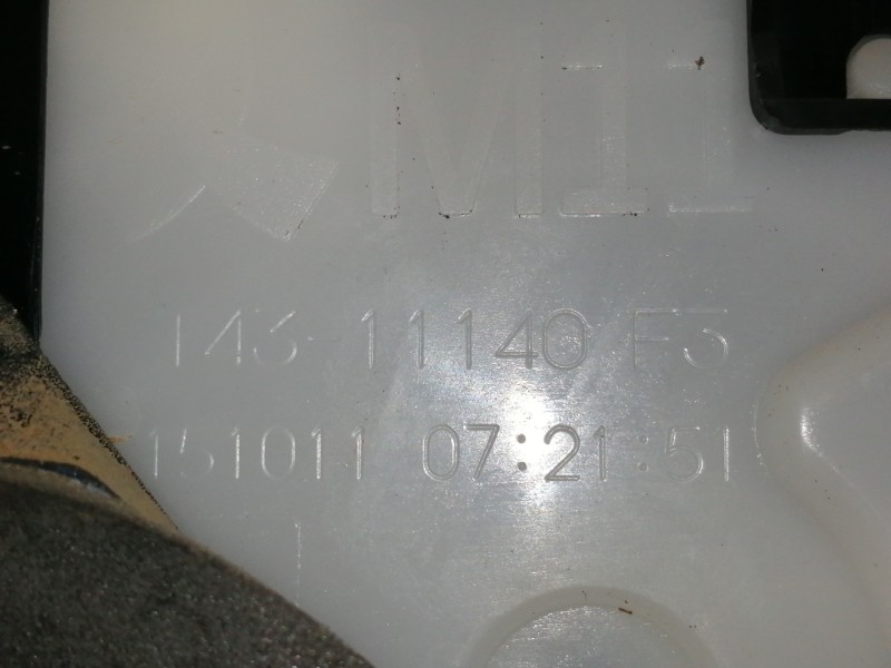 Recambio de cerradura puerta delantera izquierda para toyota yaris active referencia OEM IAM 14311140F3 14311140 151011