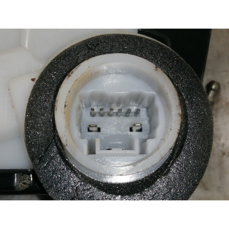 Recambio de cerradura puerta delantera izquierda para toyota yaris active referencia OEM IAM 14311140F3 14311140 151011