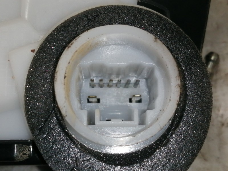 Recambio de cerradura puerta delantera izquierda para toyota yaris active referencia OEM IAM 14311140F3 14311140 151011