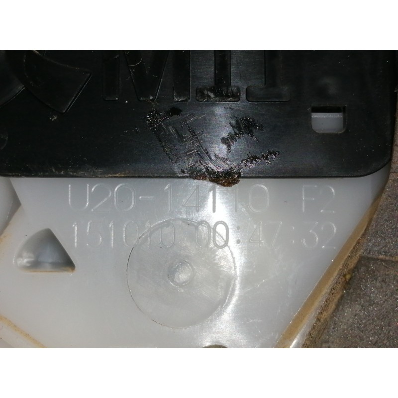 Recambio de cerradura puerta trasera derecha para toyota yaris active referencia OEM IAM U2014110F2 151010 