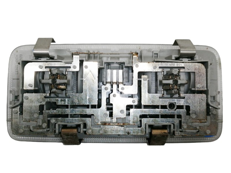 Recambio de luz interior para toyota yaris active referencia OEM IAM 812600D070  