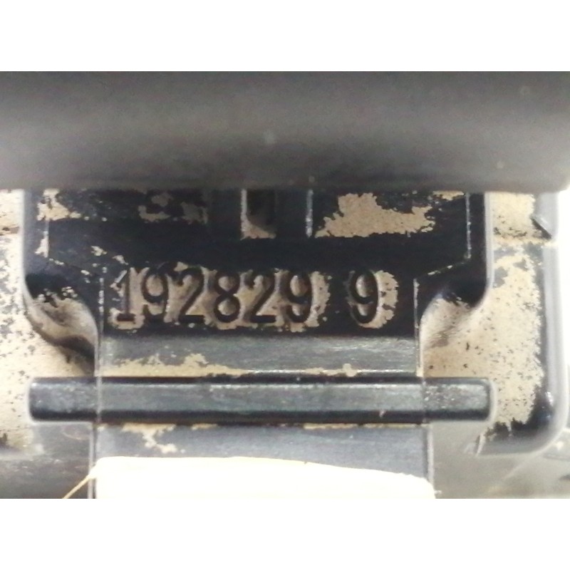 Recambio de mando elevalunas delantero derecho para toyota yaris active referencia OEM IAM 1928299  