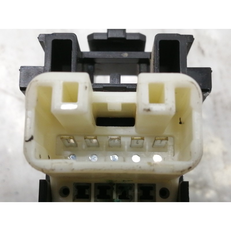 Recambio de mando elevalunas delantero derecho para toyota yaris active referencia OEM IAM 1928299  