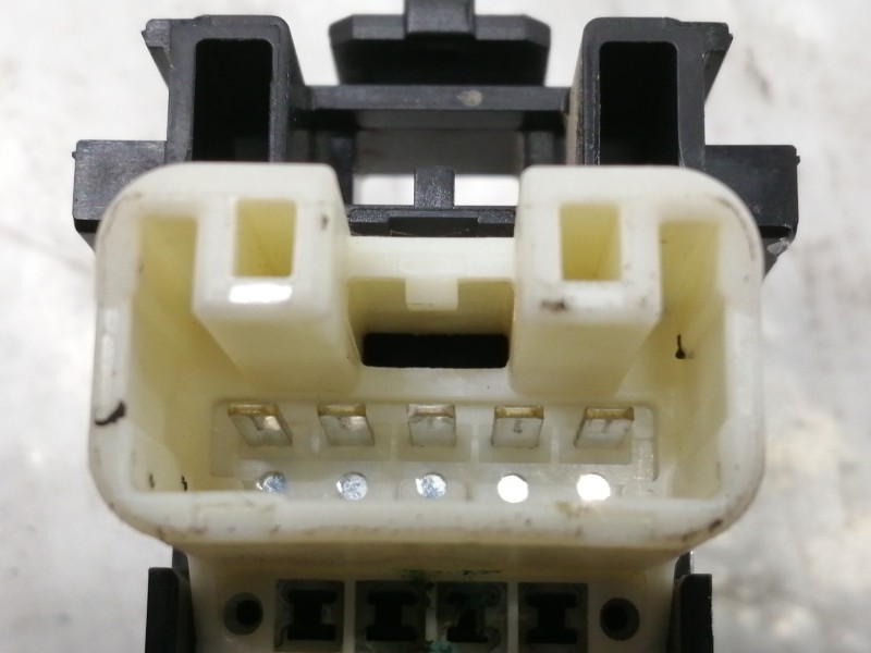 Recambio de mando elevalunas delantero derecho para toyota yaris active referencia OEM IAM 1928299  