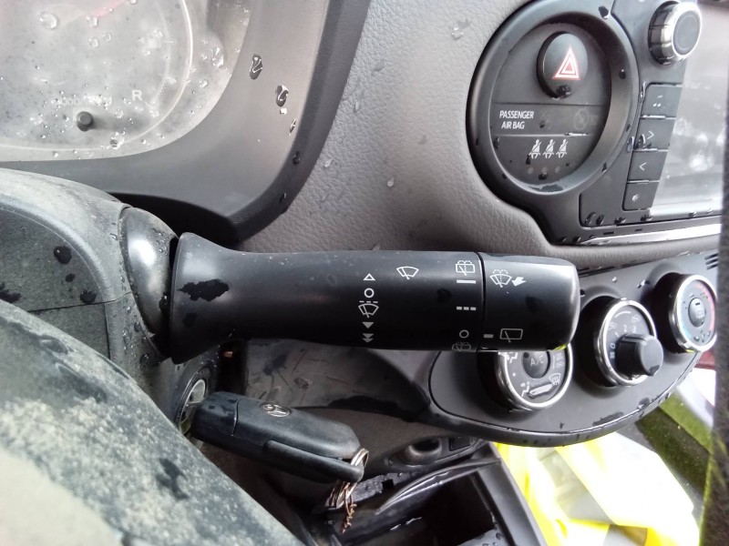 Recambio de mando limpia para toyota yaris active referencia OEM IAM 17F003LH 0D18017F904 /17F144 / 17F904 0D180