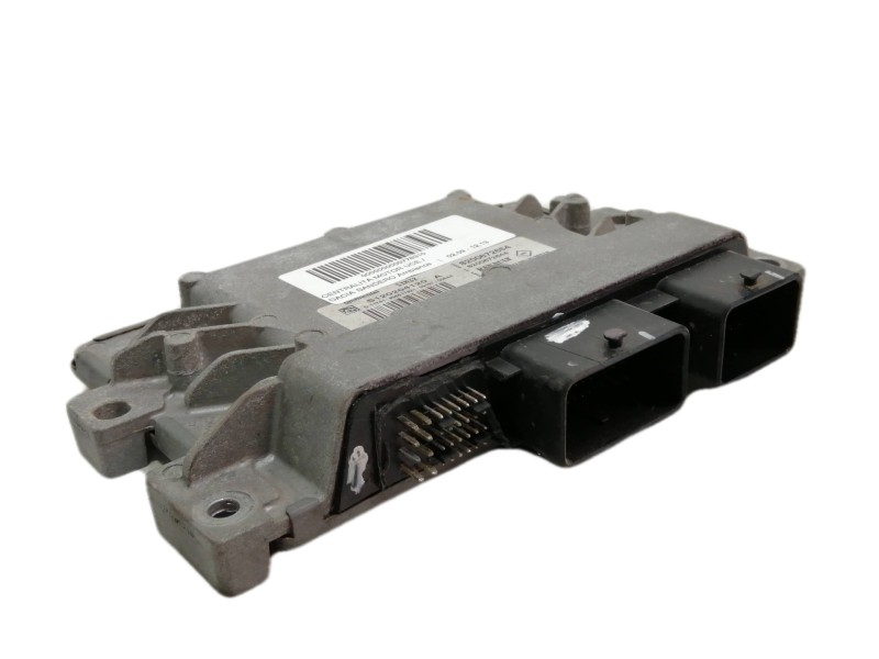 Recambio de centralita motor uce para dacia sandero ambiance referencia OEM IAM 8200672654  