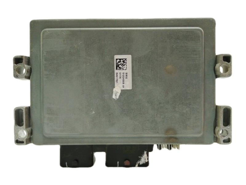 Recambio de centralita motor uce para dacia sandero ambiance referencia OEM IAM 8200672654  