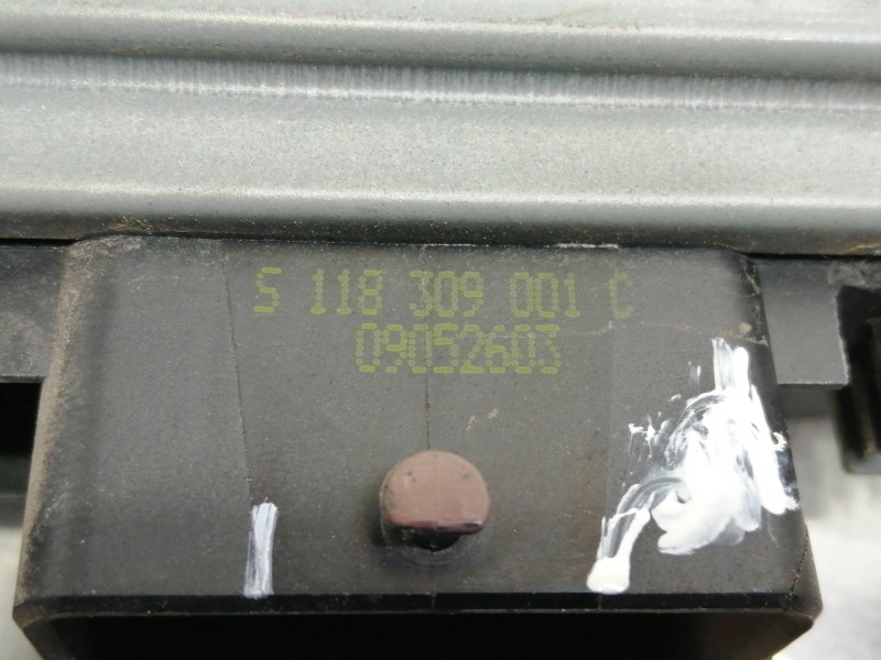 Recambio de centralita motor uce para dacia sandero ambiance referencia OEM IAM 8200672654  