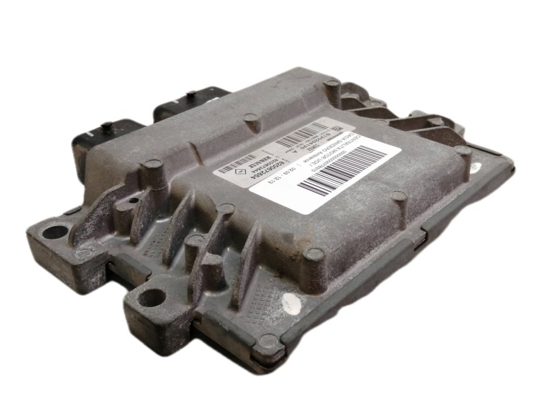 Recambio de centralita motor uce para dacia sandero ambiance referencia OEM IAM 8200672654  