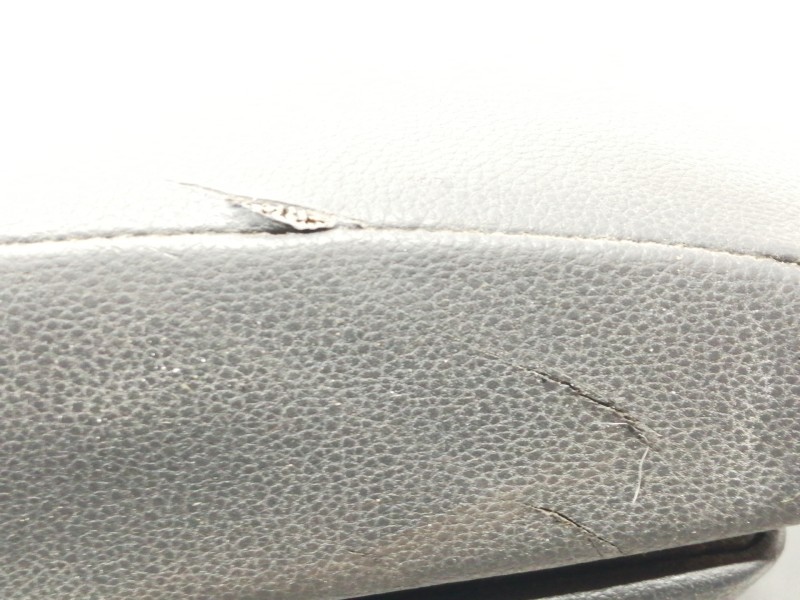 Recambio de apoyabrazos central para seat leon (5f1) style referencia OEM IAM 5F0864981A  