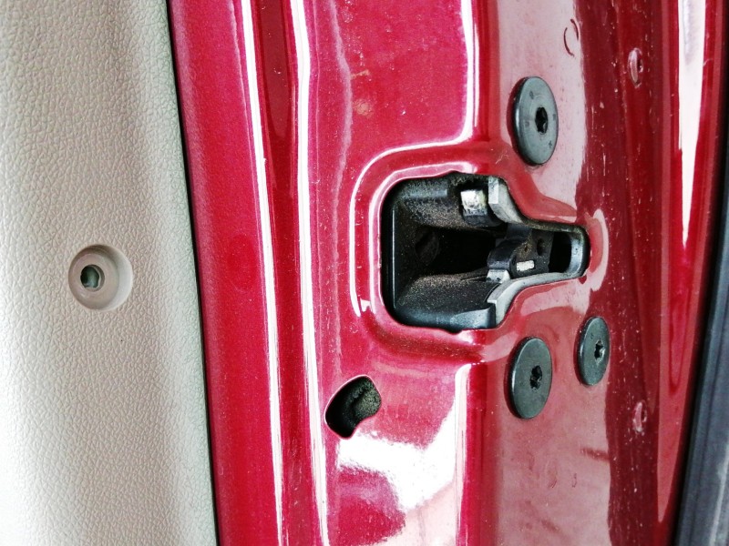 Recambio de puerta trasera derecha para renault megane iii berlina 5 p dynamique referencia OEM IAM COMPLETA  