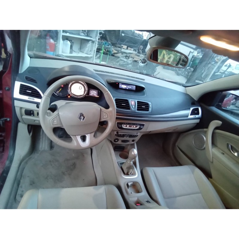 Recambio de salpicadero para renault megane iii berlina 5 p dynamique referencia OEM IAM 681000023R 285900006R 985250003R 609768