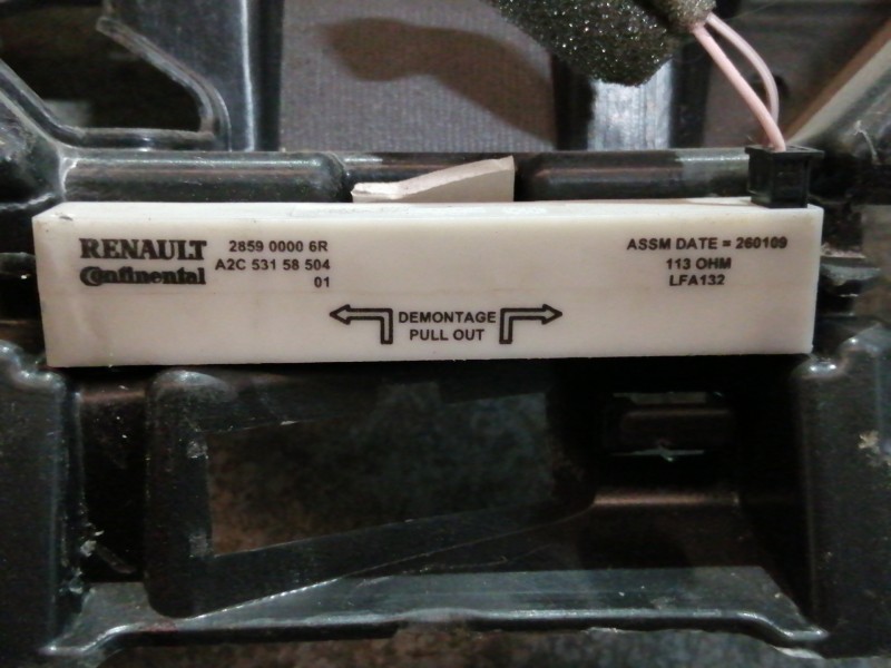 Recambio de salpicadero para renault megane iii berlina 5 p dynamique referencia OEM IAM 681000023R 285900006R 985250003R 609768