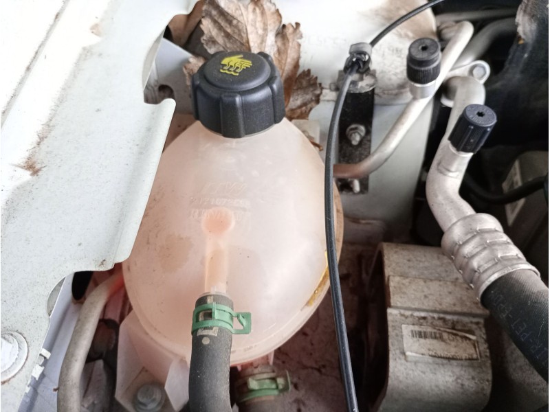 Recambio de deposito expansion para dacia duster ambiance 4x2 referencia OEM IAM   