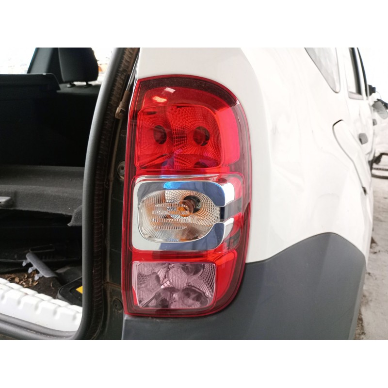 Recambio de piloto trasero derecho para dacia duster ambiance 4x2 referencia OEM IAM   