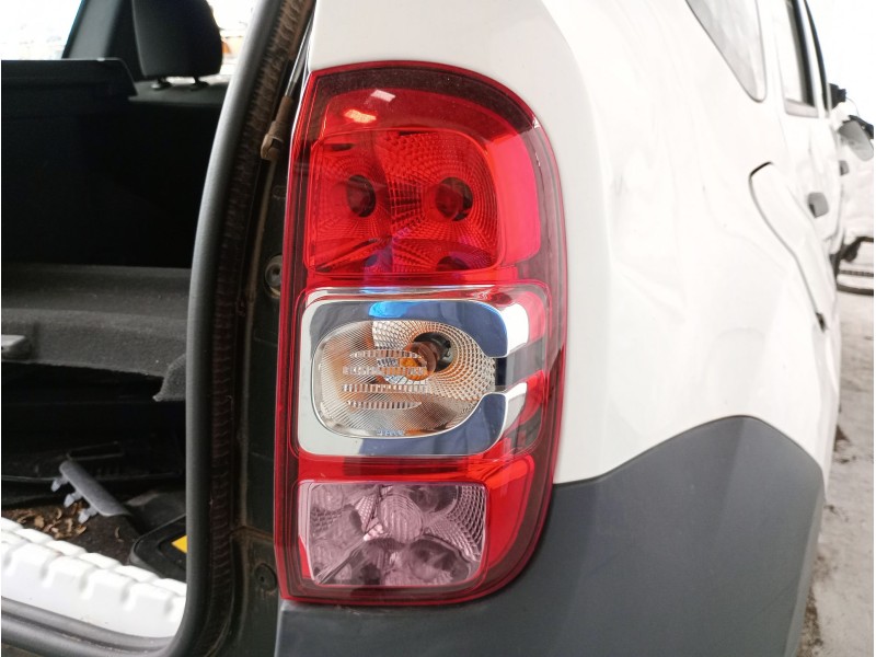 Recambio de piloto trasero derecho para dacia duster ambiance 4x2 referencia OEM IAM   